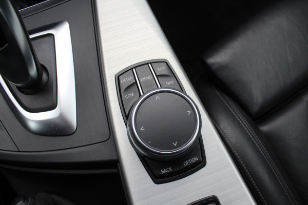 BMW 4 Serie Cabrio 420i High Executive Ed. M Sport / Camera / Leder / Harman Kardon / Nekverwarming / 19'' / Navigatie / Windscherm / DAB / Stoelverwarming / Cruise Control