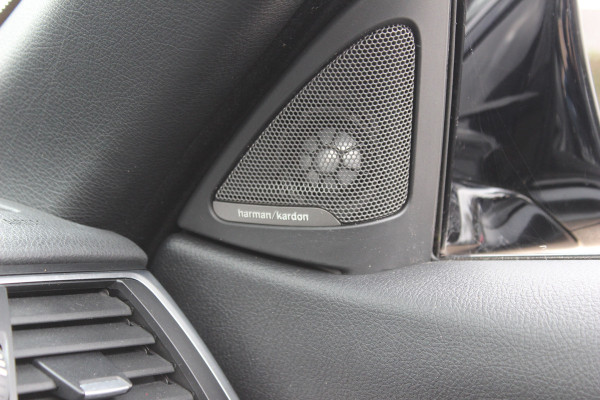 BMW 4 Serie Cabrio 420i High Executive Ed. M Sport / Camera / Leder / Harman Kardon / Nekverwarming / 19'' / Navigatie / Windscherm / DAB / Stoelverwarming / Cruise Control