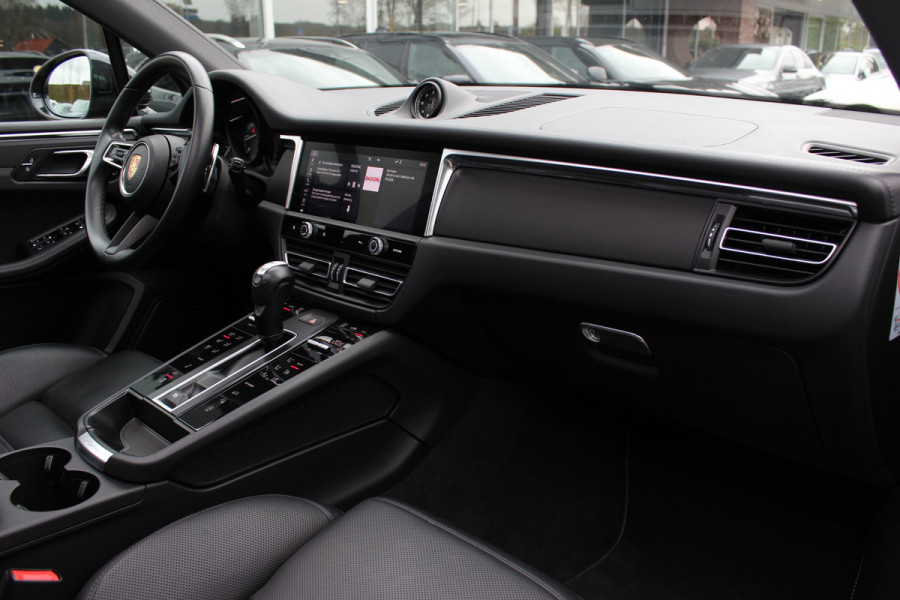 Porsche Macan 2.0 / Panoramadak / Camera / Luxe Leder / 21'' / Luchtvering / Keyless / Bose / Matrix LED / Stoelventilatie+Verwarming / Stuurverwarming / Dodehoek / DAB / ACC