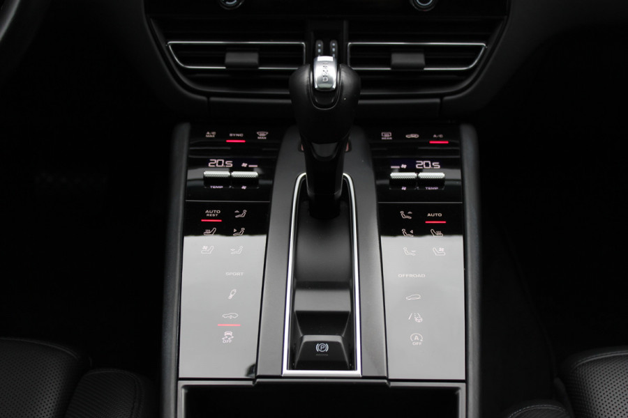 Porsche Macan 2.0 / Panoramadak / Camera / Luxe Leder / 21'' / Luchtvering / Keyless / Bose / Matrix LED / Stoelventilatie+Verwarming / Stuurverwarming / Dodehoek / DAB / ACC