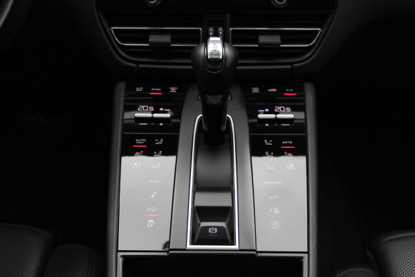 Porsche Macan 2.0 / Panoramadak / Camera / Luxe Leder / 21'' / Luchtvering / Keyless / Bose / Matrix LED / Stoelventilatie+Verwarming / Stuurverwarming / Dodehoek / DAB / ACC