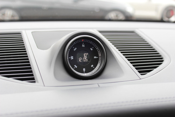 Porsche Macan 2.0 / Panoramadak / Camera / Luxe Leder / 21'' / Luchtvering / Keyless / Bose / Matrix LED / Stoelventilatie+Verwarming / Stuurverwarming / Dodehoek / DAB / ACC