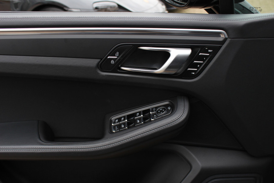 Porsche Macan 2.0 / Panoramadak / Camera / Luxe Leder / 21'' / Luchtvering / Keyless / Bose / Matrix LED / Stoelventilatie+Verwarming / Stuurverwarming / Dodehoek / DAB / ACC
