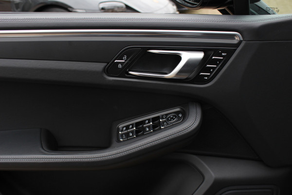 Porsche Macan 2.0 / Panoramadak / Camera / Luxe Leder / 21'' / Luchtvering / Keyless / Bose / Matrix LED / Stoelventilatie+Verwarming / Stuurverwarming / Dodehoek / DAB / ACC