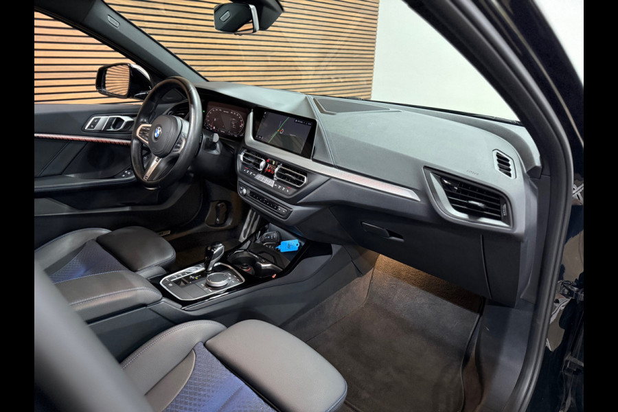 BMW 1-serie M135i xDrive M-Performance | BomVOL! | M-Technic | Pano | HuD | Parkeer-pakket | Ambient | Shadow-Line | DealerOH