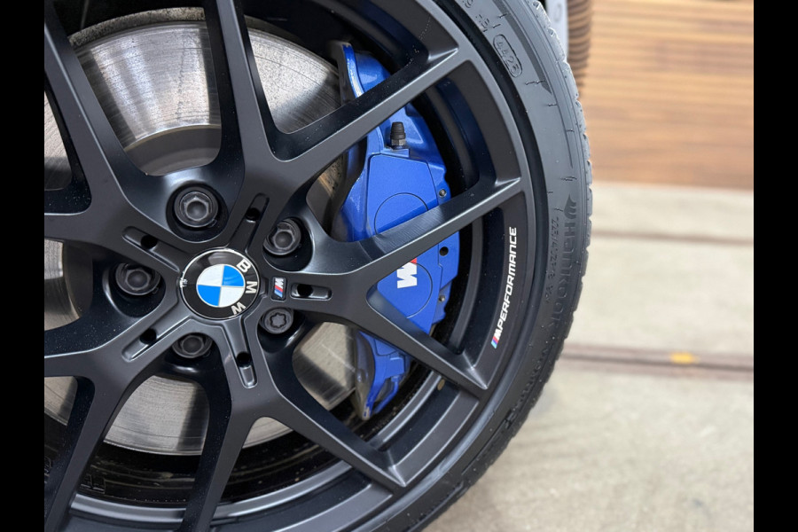 BMW 1-serie M135i xDrive M-Performance | BomVOL! | M-Technic | Pano | HuD | Parkeer-pakket | Ambient | Shadow-Line | DealerOH