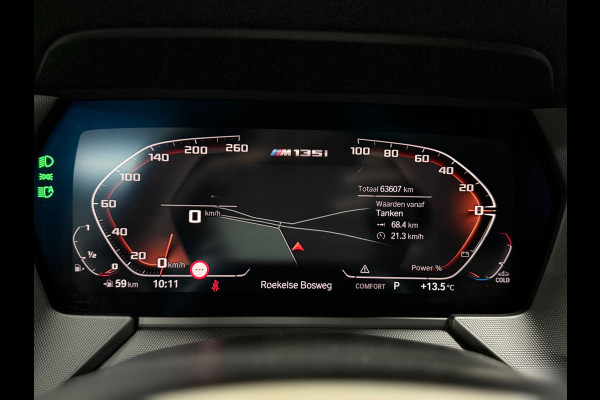 BMW 1-serie M135i xDrive M-Performance | BomVOL! | M-Technic | Pano | HuD | Parkeer-pakket | Ambient | Shadow-Line | DealerOH