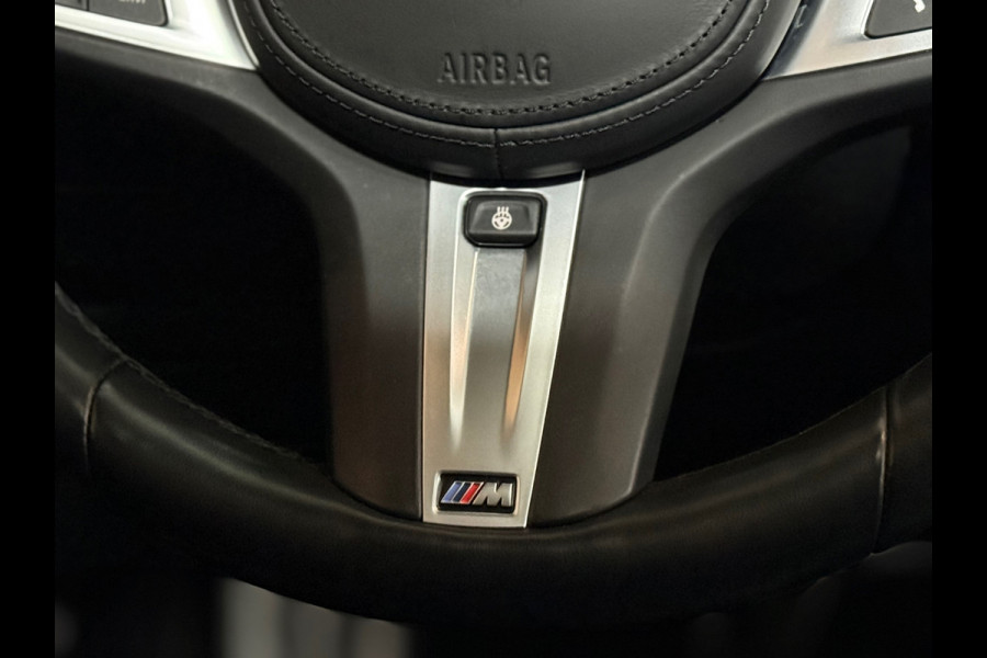 BMW 1-serie M135i xDrive M-Performance | BomVOL! | M-Technic | Pano | HuD | Parkeer-pakket | Ambient | Shadow-Line | DealerOH