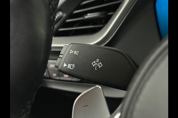 BMW 1-serie M135i xDrive M-Performance | BomVOL! | M-Technic | Pano | HuD | Parkeer-pakket | Ambient | Shadow-Line | DealerOH