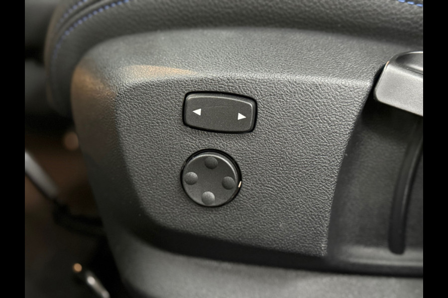 BMW 1-serie M135i xDrive M-Performance | BomVOL! | M-Technic | Pano | HuD | Parkeer-pakket | Ambient | Shadow-Line | DealerOH