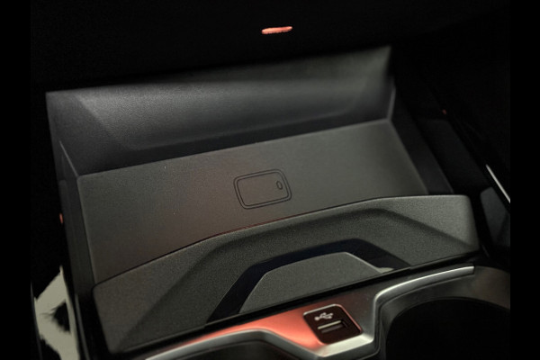 BMW 1-serie M135i xDrive M-Performance | BomVOL! | M-Technic | Pano | HuD | Parkeer-pakket | Ambient | Shadow-Line | DealerOH