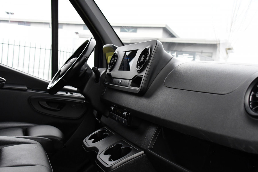 Mercedes-Benz Sprinter 317 1.9 CDI L2H2 RWD PB Edition Camera, Cruise, Carplay, LED, Leder, Stoelverwaming, 170pk, Trekhaak, Automaat, Mbux, Uniek!