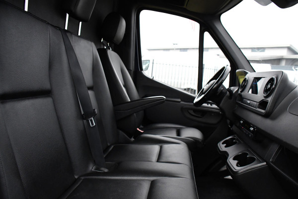 Mercedes-Benz Sprinter 317 1.9 CDI L2H2 RWD PB Edition Camera, Cruise, Carplay, LED, Leder, Stoelverwaming, 170pk, Trekhaak, Automaat, Mbux, Uniek!