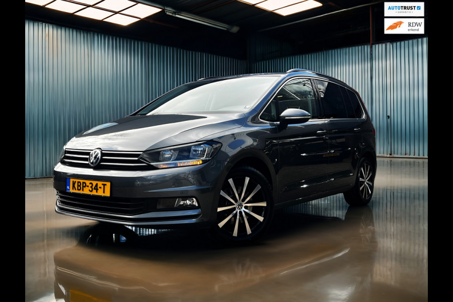 Volkswagen Touran 1.5 TSI Highline 7p Carplay_Trekhaak_ACC_Camera