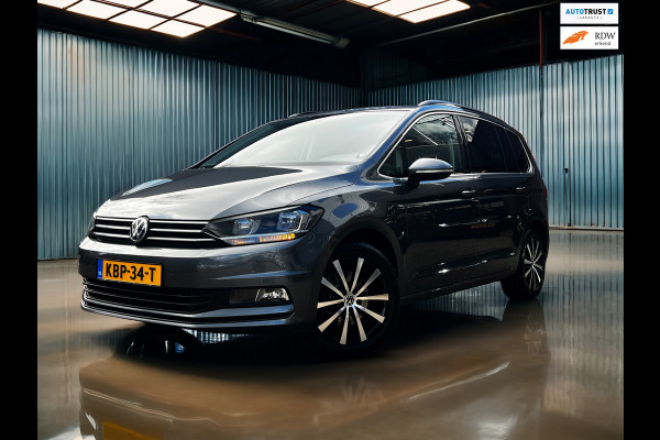 Volkswagen Touran 1.5 TSI Highline 7p Carplay_Trekhaak_ACC_Camera
