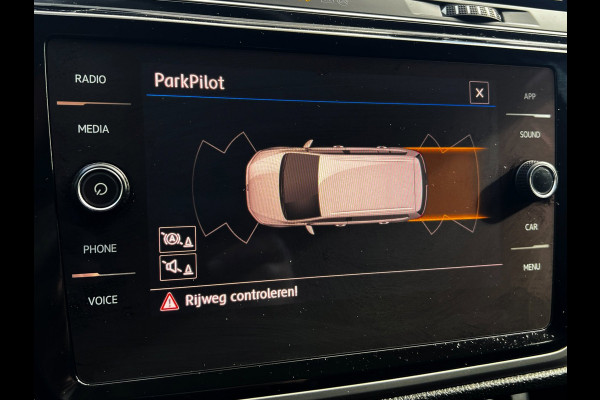 Volkswagen Touran 1.5 TSI Highline 7p Carplay_Trekhaak_ACC_Camera