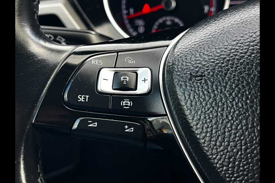 Volkswagen Touran 1.5 TSI Highline 7p Carplay_Trekhaak_ACC_Camera