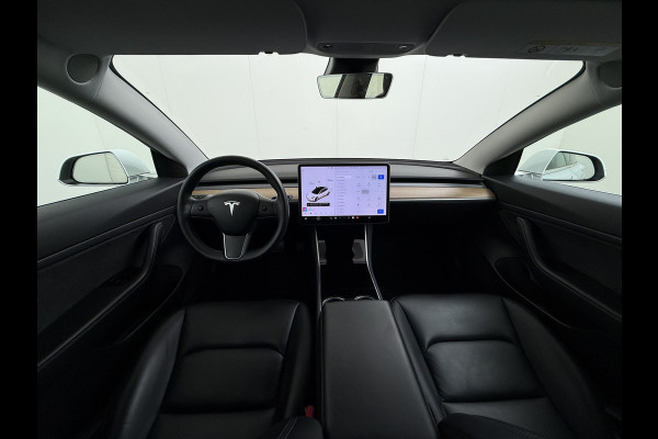 Tesla Model 3 SR+ 325PK Trekhaak LFP-Accu 19" SOH 90% AutoPilot Leer Pano-Dak Adaptive Cruise Lmv 18" Camera's Elektr.-Stuur+Stoelen+Spiegels+ Ecc Navi Led DAB Voorverwarmen interieur via App Keyless One-Pedal-Drive Origineel Nederlandse Auto Fabrieksgarantie op Accu en Motor tot 9-12-2028/160.000km