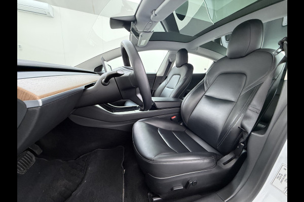 Tesla Model 3 SR+ 325PK Trekhaak LFP-Accu 19" SOH 90% AutoPilot Leer Pano-Dak Adaptive Cruise Lmv 18" Camera's Elektr.-Stuur+Stoelen+Spiegels+ Ecc Navi Led DAB Voorverwarmen interieur via App Keyless One-Pedal-Drive Origineel Nederlandse Auto Fabrieksgarantie op Accu en Motor tot 9-12-2028/160.000km