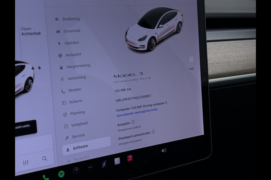 Tesla Model 3 SR+ 325PK Trekhaak LFP-Accu 19" SOH 90% AutoPilot Leer Pano-Dak Adaptive Cruise Lmv 18" Camera's Elektr.-Stuur+Stoelen+Spiegels+ Ecc Navi Led DAB Voorverwarmen interieur via App Keyless One-Pedal-Drive Origineel Nederlandse Auto Fabrieksgarantie op Accu en Motor tot 9-12-2028/160.000km