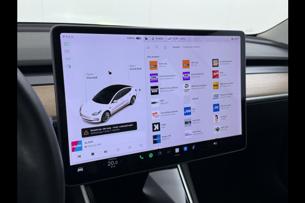 Tesla Model 3 SR+ 325PK Trekhaak LFP-Accu 19" SOH 90% AutoPilot Leer Pano-Dak Adaptive Cruise Lmv 18" Camera's Elektr.-Stuur+Stoelen+Spiegels+ Ecc Navi Led DAB Voorverwarmen interieur via App Keyless One-Pedal-Drive Origineel Nederlandse Auto Fabrieksgarantie op Accu en Motor tot 9-12-2028/160.000km