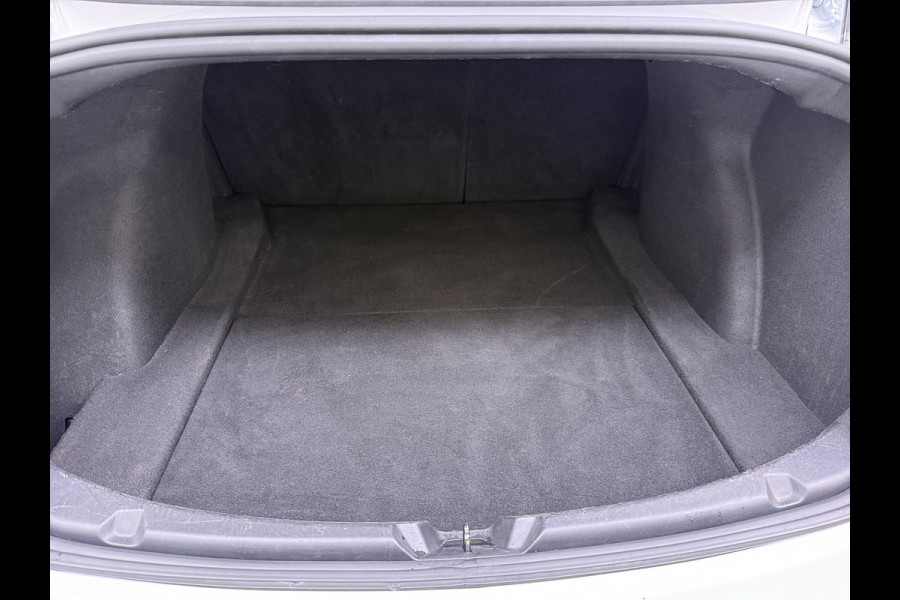 Tesla Model 3 SR+ 325PK Trekhaak LFP-Accu 19" SOH 90% AutoPilot Leer Pano-Dak Adaptive Cruise Lmv 18" Camera's Elektr.-Stuur+Stoelen+Spiegels+ Ecc Navi Led DAB Voorverwarmen interieur via App Keyless One-Pedal-Drive Origineel Nederlandse Auto Fabrieksgarantie op Accu en Motor tot 9-12-2028/160.000km