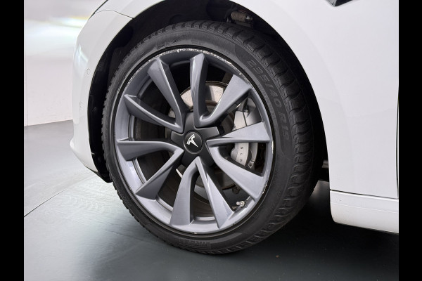 Tesla Model 3 SR+ 325PK Trekhaak LFP-Accu 19" SOH 90% AutoPilot Leer Pano-Dak Adaptive Cruise Lmv 18" Camera's Elektr.-Stuur+Stoelen+Spiegels+ Ecc Navi Led DAB Voorverwarmen interieur via App Keyless One-Pedal-Drive Origineel Nederlandse Auto Fabrieksgarantie op Accu en Motor tot 9-12-2028/160.000km