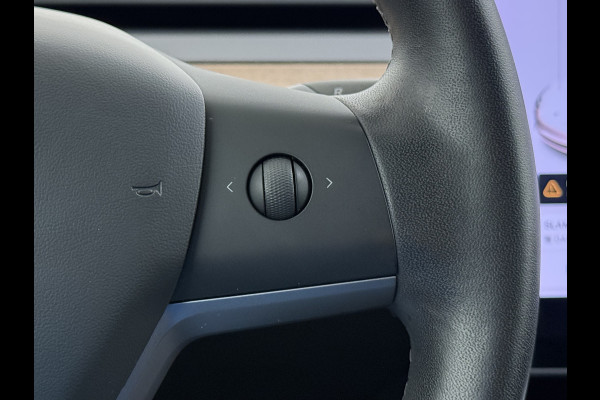 Tesla Model 3 SR+ 325PK Trekhaak LFP-Accu 19" SOH 90% AutoPilot Leer Pano-Dak Adaptive Cruise Lmv 18" Camera's Elektr.-Stuur+Stoelen+Spiegels+ Ecc Navi Led DAB Voorverwarmen interieur via App Keyless One-Pedal-Drive Origineel Nederlandse Auto Fabrieksgarantie op Accu en Motor tot 9-12-2028/160.000km