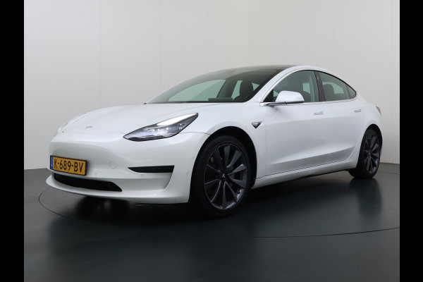 Tesla Model 3 SR+ 325PK Trekhaak LFP-Accu 19" SOH 90% AutoPilot Leer Pano-Dak Adaptive Cruise Lmv 18" Camera's Elektr.-Stuur+Stoelen+Spiegels+ Ecc Navi Led DAB Voorverwarmen interieur via App Keyless One-Pedal-Drive Origineel Nederlandse Auto Fabrieksgarantie op Accu en Motor tot 9-12-2028/160.000km