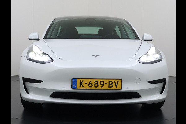 Tesla Model 3 SR+ 325PK Trekhaak LFP-Accu 19" SOH 90% AutoPilot Leer Pano-Dak Adaptive Cruise Lmv 18" Camera's Elektr.-Stuur+Stoelen+Spiegels+ Ecc Navi Led DAB Voorverwarmen interieur via App Keyless One-Pedal-Drive Origineel Nederlandse Auto Fabrieksgarantie op Accu en Motor tot 9-12-2028/160.000km