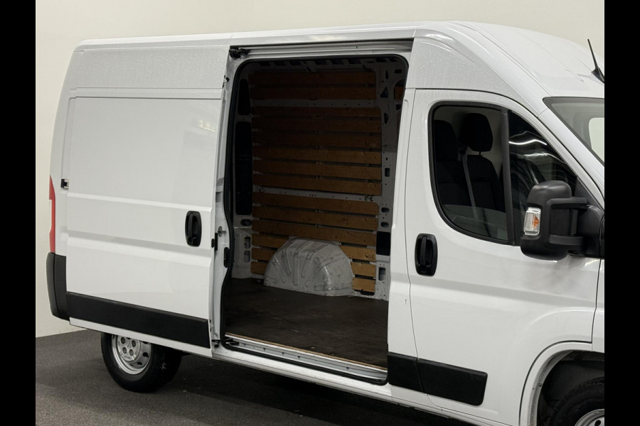 Opel Movano 2.2D 140 L2H2 Edition Airco Navi PDC Trekhaak Cruise control