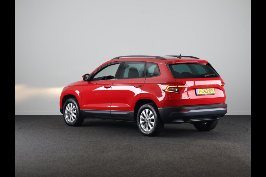 Škoda Karoq 1.0 TSI Business Edition 110pk | Navigatie | Parkeersensoren voor en achter | Apple Carplay/ Android auto | Lichtmetalen velgen | Cruise controle