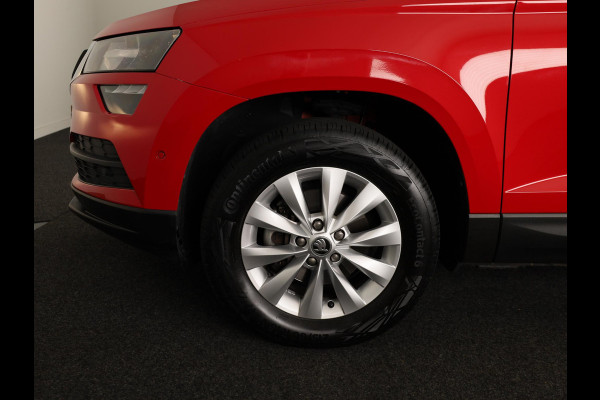 Škoda Karoq 1.0 TSI Business Edition 110pk | Navigatie | Parkeersensoren voor en achter | Apple Carplay/ Android auto | Lichtmetalen velgen | Cruise controle