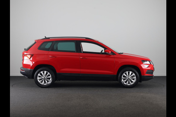 Škoda Karoq 1.0 TSI Business Edition 110pk | Navigatie | Parkeersensoren voor en achter | Apple Carplay/ Android auto | Lichtmetalen velgen | Cruise controle