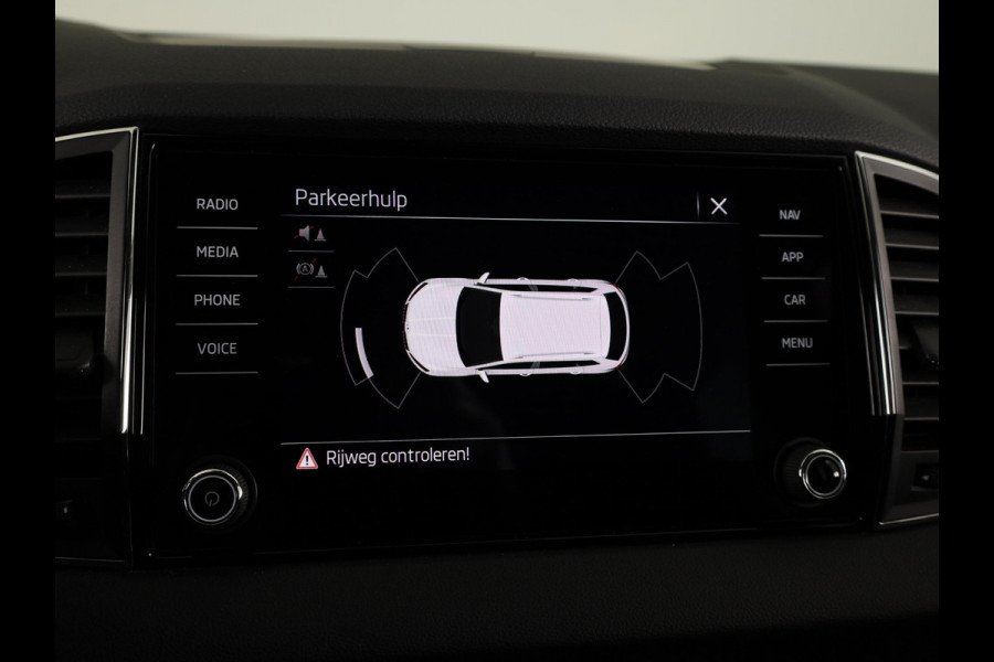 Škoda Karoq 1.0 TSI Business Edition 110pk | Navigatie | Parkeersensoren voor en achter | Apple Carplay/ Android auto | Lichtmetalen velgen | Cruise controle