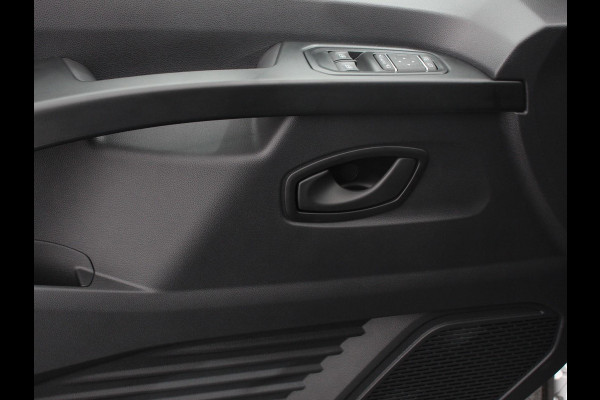 Renault Trafic 2.0 Blue dCi 150 EDC T30 L2H1 Advance Navigatie Airco Lichtmetalen velgen Betimmering Trekhaak Camera Parkeer sensoren Dab