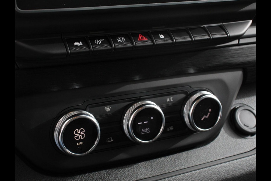 Renault Trafic 2.0 Blue dCi 150 EDC T30 L2H1 Advance Navigatie Airco Lichtmetalen velgen Betimmering Trekhaak Camera Parkeer sensoren Dab