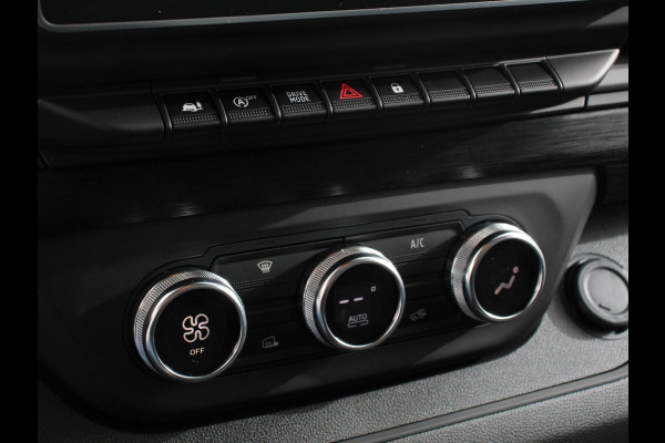 Renault Trafic 2.0 Blue dCi 150 EDC T30 L2H1 Advance Navigatie Airco Lichtmetalen velgen Betimmering Trekhaak Camera Parkeer sensoren Dab