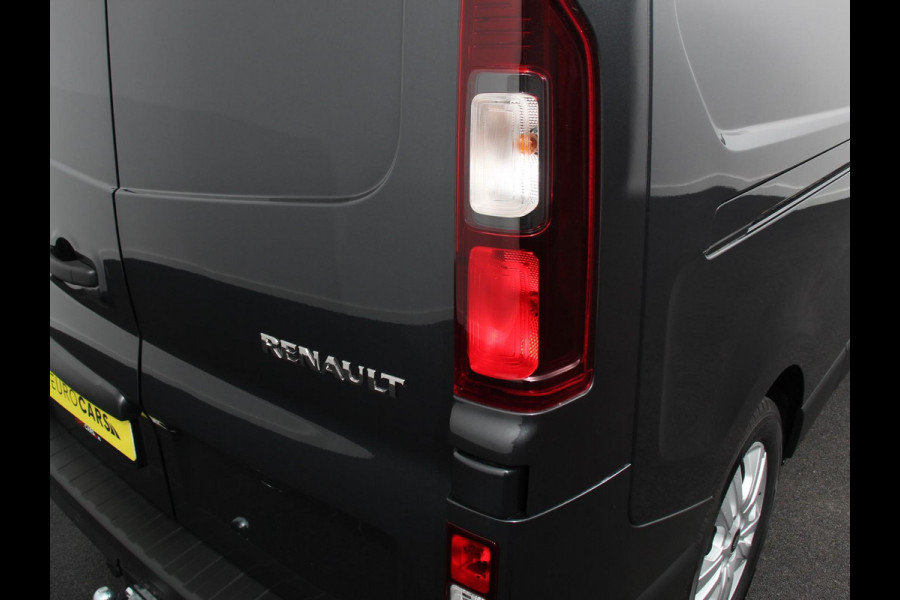 Renault Trafic 2.0 Blue dCi 150 EDC T30 L2H1 Advance Navigatie Airco Lichtmetalen velgen Betimmering Trekhaak Camera Parkeer sensoren Dab