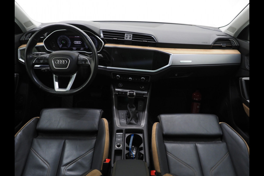 Audi Q3 45 TFSI e S-Line Edition Black | Panoramadak | Two Tone Leder | Sonos | Alcantara Design | Adaptive Cruise