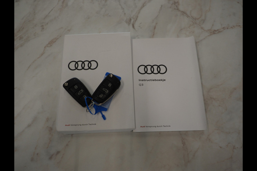 Audi Q3 45 TFSI e S-Line Edition Black | Panoramadak | Two Tone Leder | Sonos | Alcantara Design | Adaptive Cruise