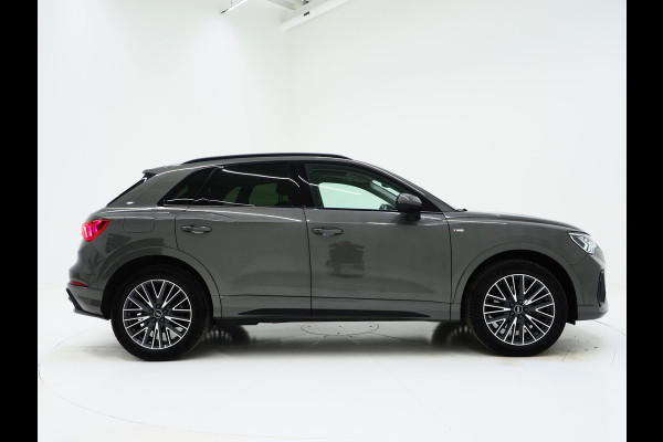 Audi Q3 45 TFSI e S-Line Edition Black | Panoramadak | Two Tone Leder | Sonos | Alcantara Design | Adaptive Cruise