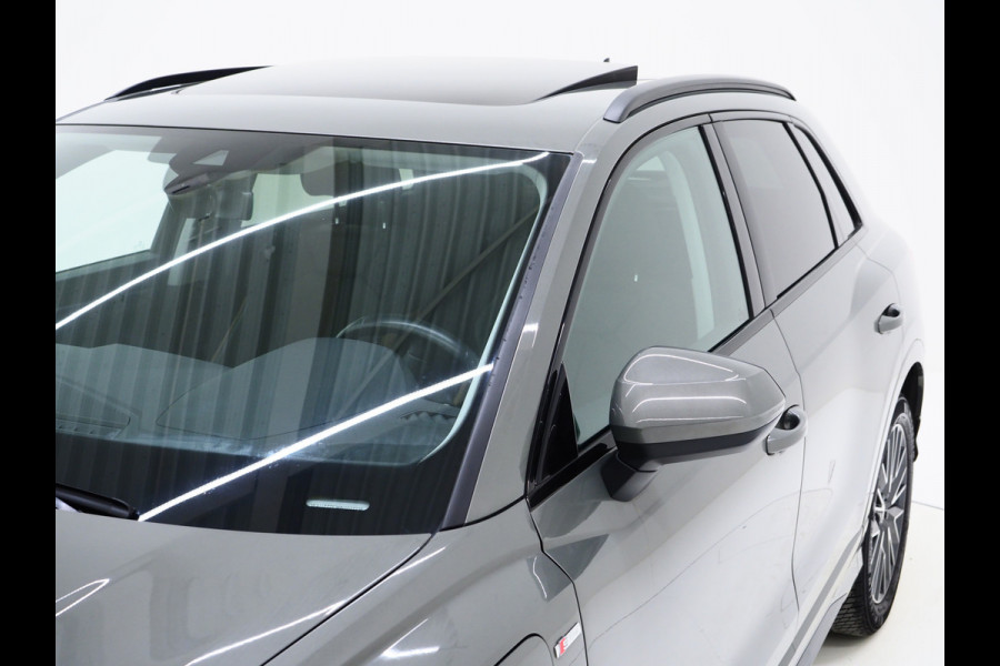 Audi Q3 45 TFSI e S-Line Edition Black | Panoramadak | Two Tone Leder | Sonos | Alcantara Design | Adaptive Cruise