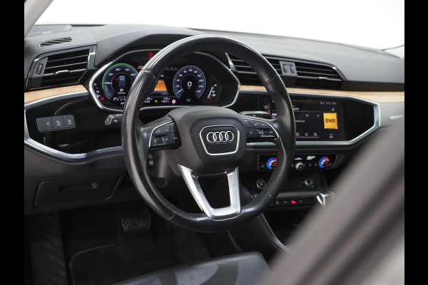 Audi Q3 45 TFSI e S-Line Edition Black | Panoramadak | Two Tone Leder | Sonos | Alcantara Design | Adaptive Cruise