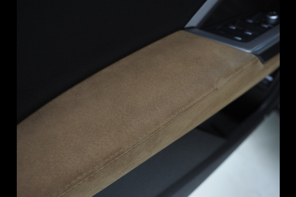 Audi Q3 45 TFSI e S-Line Edition Black | Panoramadak | Two Tone Leder | Sonos | Alcantara Design | Adaptive Cruise