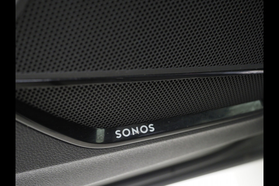 Audi Q3 45 TFSI e S-Line Edition Black | Panoramadak | Two Tone Leder | Sonos | Alcantara Design | Adaptive Cruise