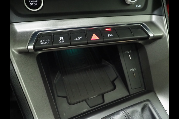 Audi Q3 45 TFSI e S-Line Edition Black | Panoramadak | Two Tone Leder | Sonos | Alcantara Design | Adaptive Cruise