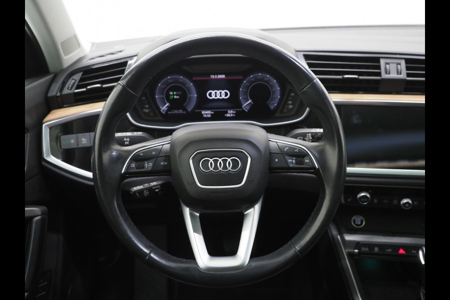 Audi Q3 45 TFSI e S-Line Edition Black | Panoramadak | Two Tone Leder | Sonos | Alcantara Design | Adaptive Cruise