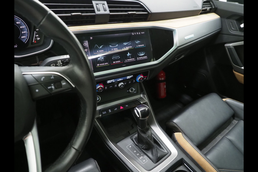 Audi Q3 45 TFSI e S-Line Edition Black | Panoramadak | Two Tone Leder | Sonos | Alcantara Design | Adaptive Cruise