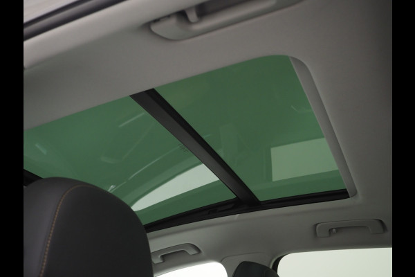 Audi Q3 45 TFSI e S-Line Edition Black | Panoramadak | Two Tone Leder | Sonos | Alcantara Design | Adaptive Cruise